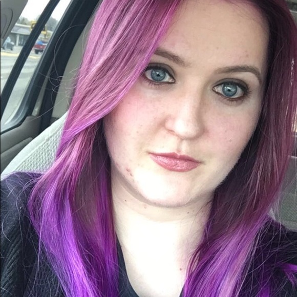 Meet your Posher, Kara - Picture 1 of 1